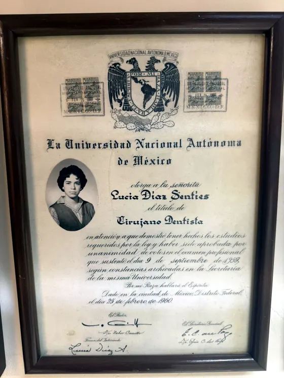 Dra. Lucía Díaz Santos (madre) · UNAM